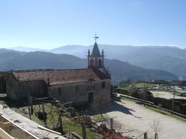 Igreja e Mosteiro de Santo André de Ancede, Capela do Bom Despacho e terreiro fronteiro