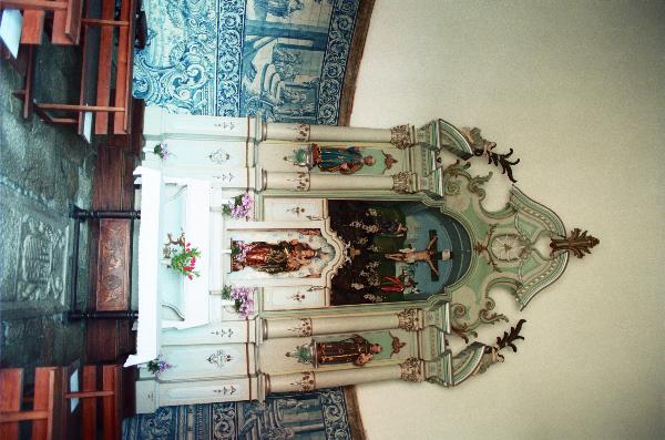 Capela do Socorro, incluindo os elementos que revestem o seu interior e do qual fazem parte integrante, designadamente a campa brasonada do piloto Gaspar Manuel e sua mulher, os azulejos de princípios do século XVIII e a talha do altar-mor