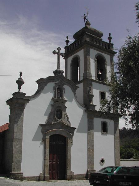 Igreja de Nossa Senhora da Assunção, paroquial de Pinheiro de Lafões, e respetivo adro