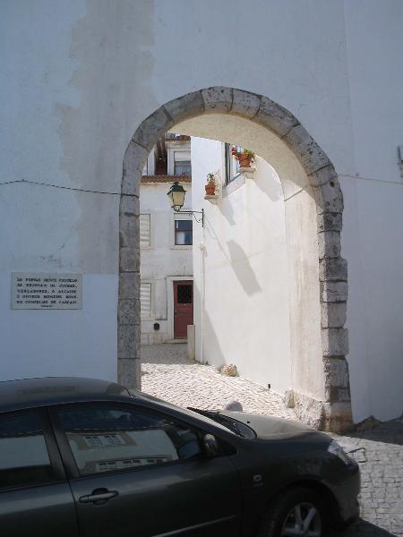 Troços ainda existentes da antiga muralha da vila de Cascais