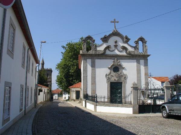 Igreja de São Miguel de Nevogilde e adro