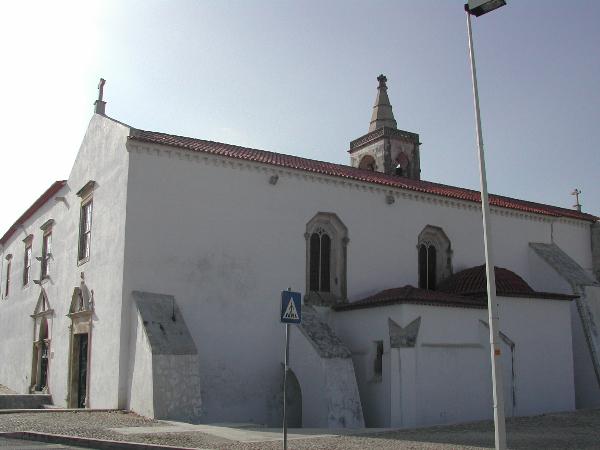 Igreja de Nossa Senhora dos Anjos, compreendendo o túmulo de Diogo de Azambuja, e claustro anexo