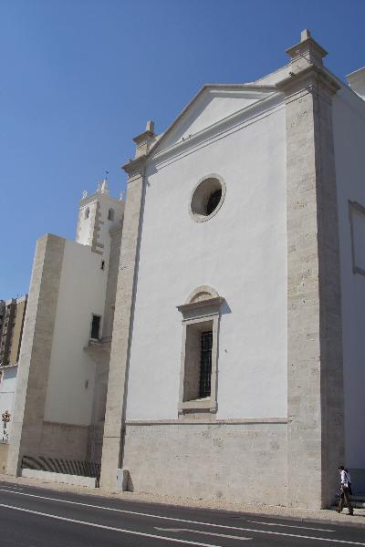 Capela-mor e sepultura da Infanta D. Maria, filha do rei D. Manuel I, na Igreja da Luz