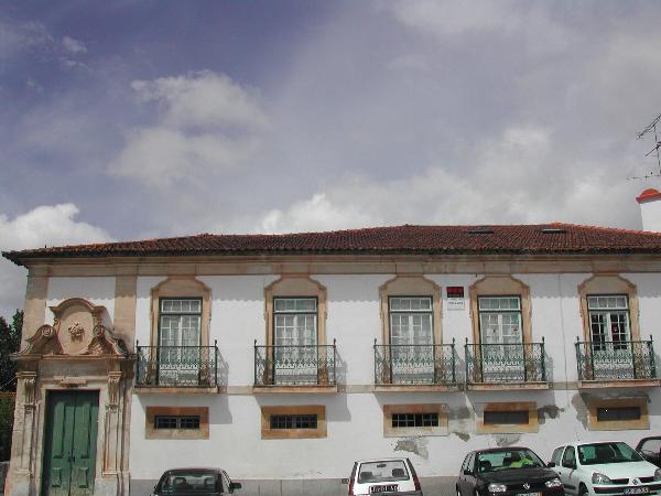 Conjunto do edifício solarengo, capela e dependências anexas pertencentes às famílias Salles Zuquet e Oliveira Simões