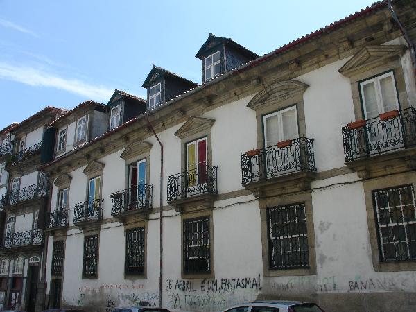Edifício situado na Rua das Virtudes (antigo Clube dos Ingleses)