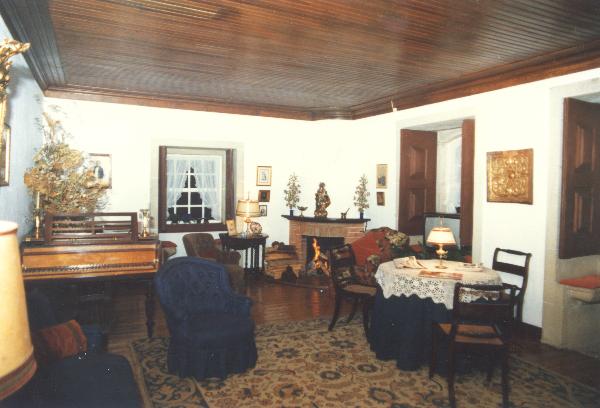 Casa e Capela dos Cabris