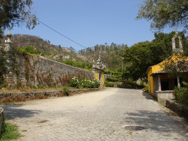 Casa e Quinta da Boa Viagem, capela, alameda de oliveiras e cruzeiro
