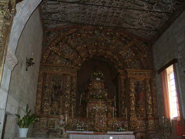 Igreja matriz de Escarigo