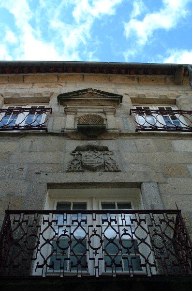 Edifícios (dois), na Rua de Santo António das Travessas, 34 a 40