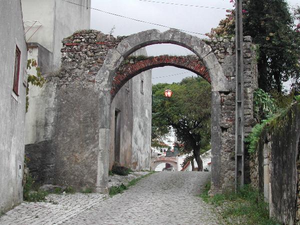 Arco manuelino (pertencente ao antigo Paço dos Duques de Aveiro)