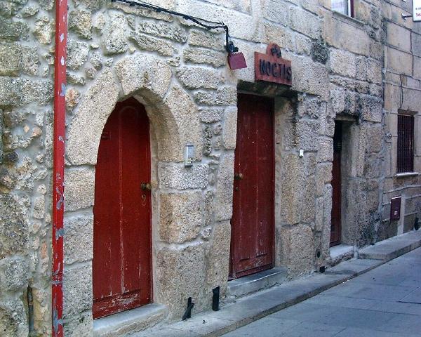 Prédio com os n.os 9, 11 e 13 da Rua de D. Sancho, da cidade da Guarda, no qual se diz que nasceu o primeiro duque de Bragança