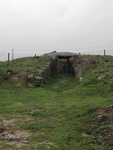 Anta do Pinheiro dos Abraços