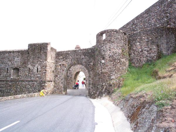 Todo o aglomerado urbano sito dentro do perímetro do castelo e das muralhas de Marvão