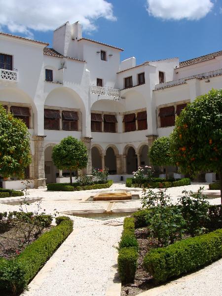 Igreja e claustro do Convento das Chagas