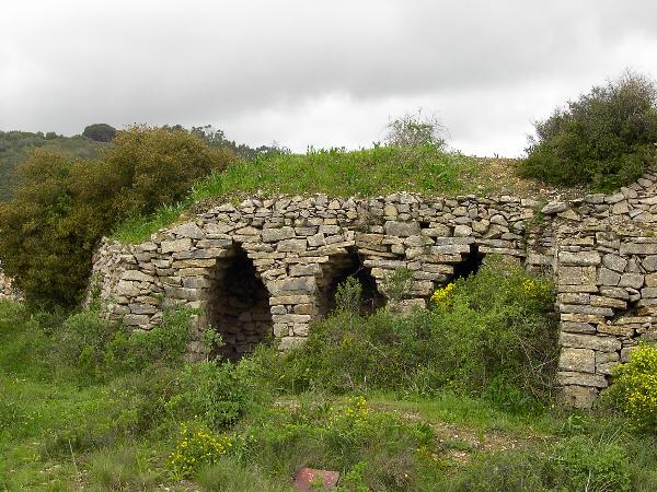 Complexo de Arqueologia Industrial designado por "Buracas" de Armês