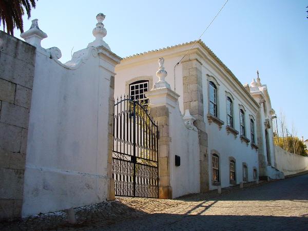 Solar da Quinta do Pato, também denominado «Quinta da Família Pato e Cunha» ou «Quinta do Pátio»