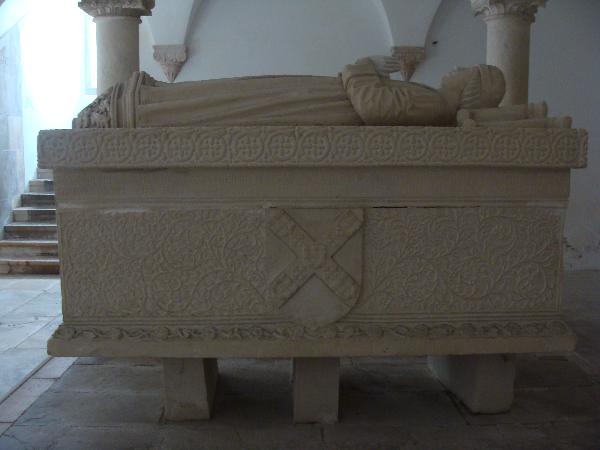 Cripta e túmulo do marquês de Valença, na igreja de Vila Velha de Ourém