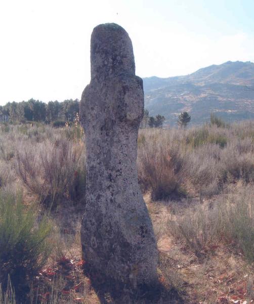 Estátua-Menir do Marco / Barrela