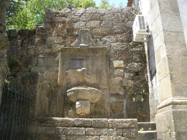 Capela do Leão e fonte monumental