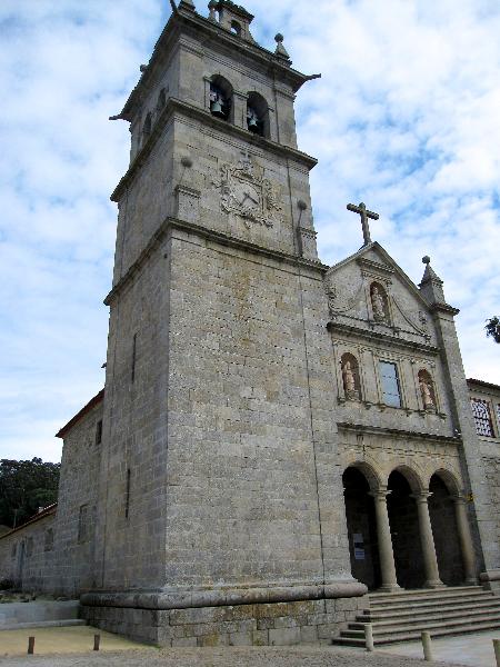 Mosteiro de Landim, incluindo a igreja, casa do Mosteiro e todo o terreno abrangido pela cerca