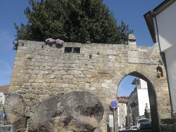Muralhas e Portas Antigas da Cidade