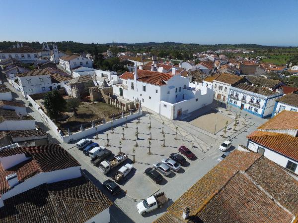 Paço Real da Vila, também denominado «Paço dos Henriques», incluindo Jardim e Capela de Nossa Senhora da Conceição