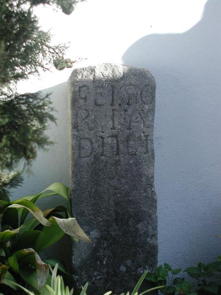 Marco granítico n.º 12
