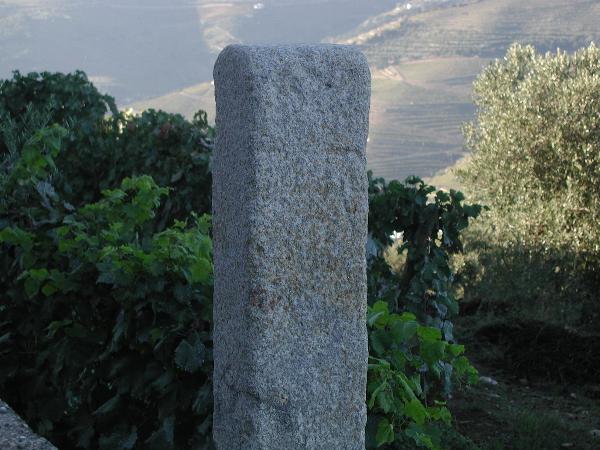 Marco granítico n.º 88