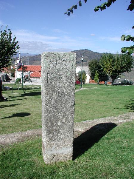 Marco granítico n.º 93