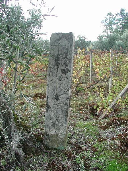 Marco granítico n.º 67