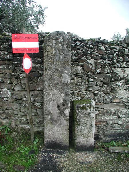 Marco granítico n.º 70
