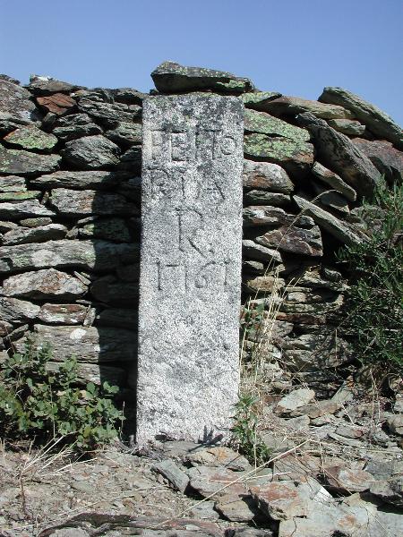 Marco granítico n.º 95