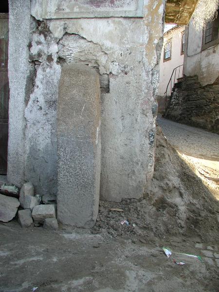 Marco granítico n.º 19