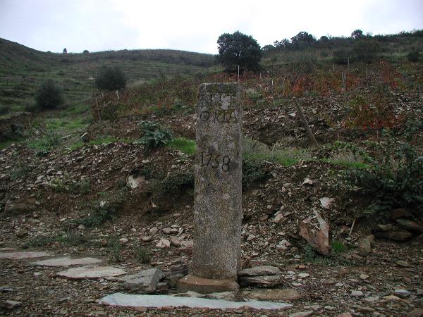 Marco granítico n.º 42