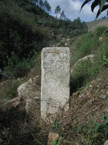 Marco granítico n.º 38