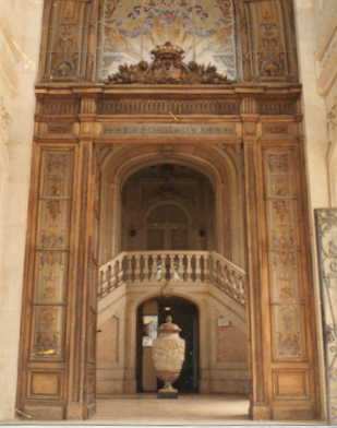 Palácio Vale Flor (conjunto), incluindo o palácio, Casa da França, lavandaria, cocheiras e garagem, bem como todo o jardim murado e as construções decorativas que o integram