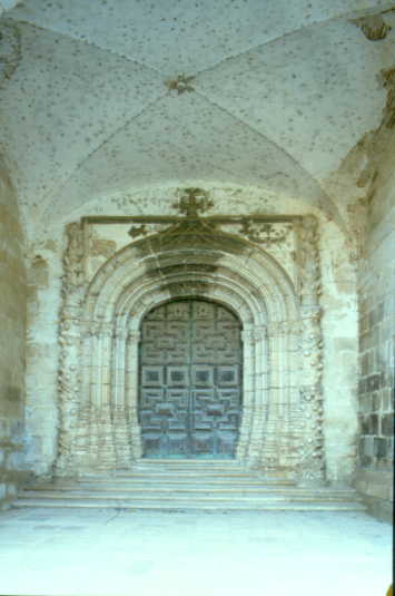 Conjunto constituído pela Igreja e Convento de Vilar de Frades, cerca e outros elementos construídos na sua envolvente