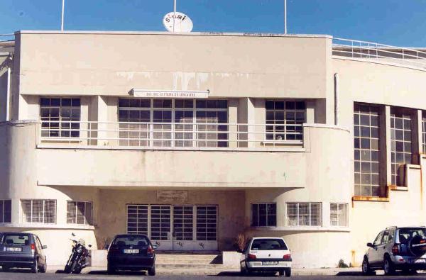 Antigo Liceu D. Filipa de Lencastre, atual Escola Secundária D. Filipa de Lencastre