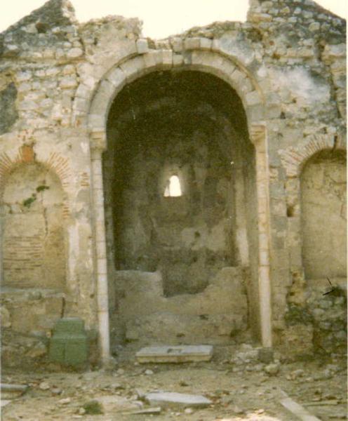 Igreja de São João Evangelista de Alfange, adro e escadaria