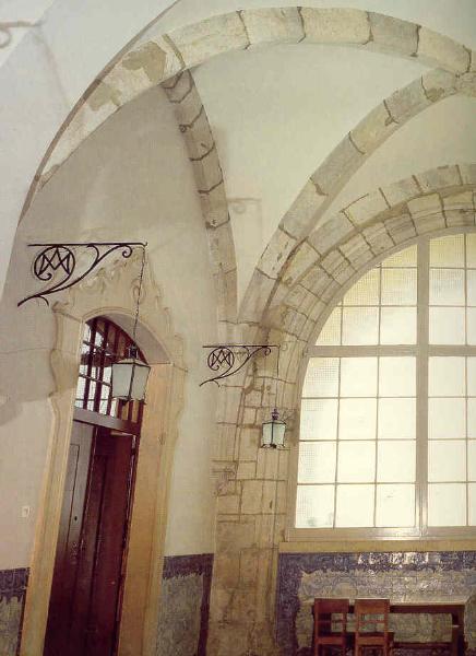 Vestígios do Paço, incorporados no edifício do Seminário