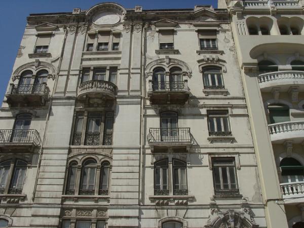 Edifício sito na Avenida da República, 95 a 95-A