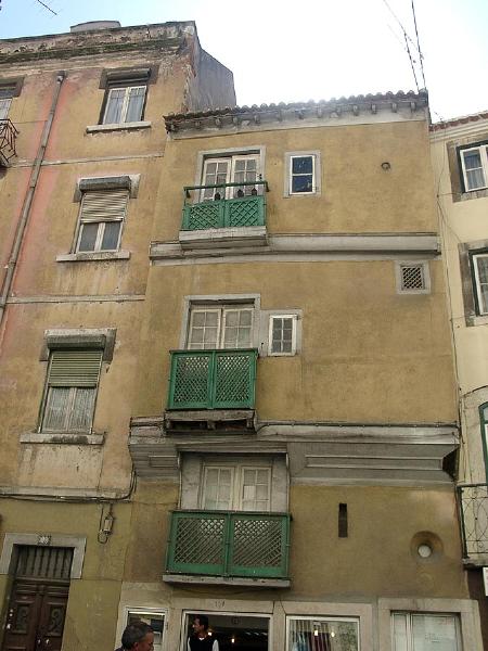Edifício situado na Rua do Benformoso, 101 a 103
