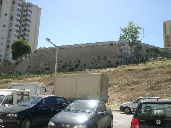 Forte de Santa Apolónia (restos), também denominado «Baluarte de Santa Apolónia» ou «Bateria do Manique»