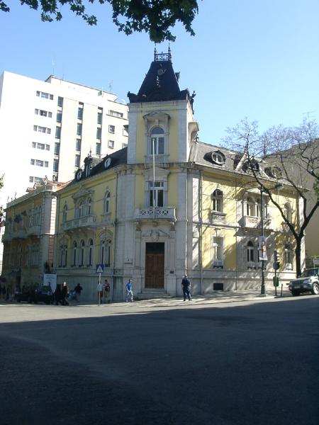 Casa apalaçada e jardim