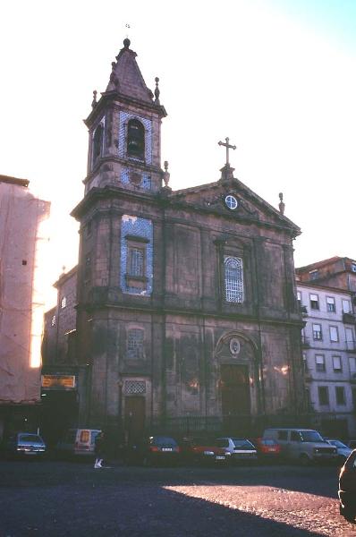Igreja de São José das Taipas, incluindo os retábulos com pinturas e esculturas