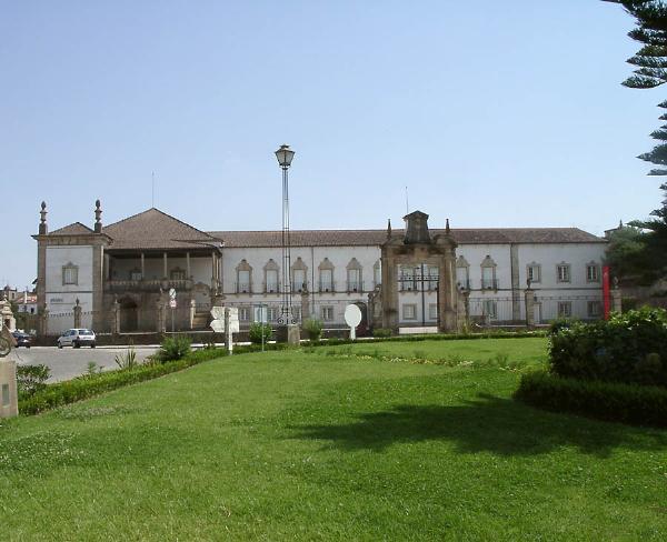 Paço Episcopal de Castelo Branco, incluindo o Jardim Episcopal e o passadiço