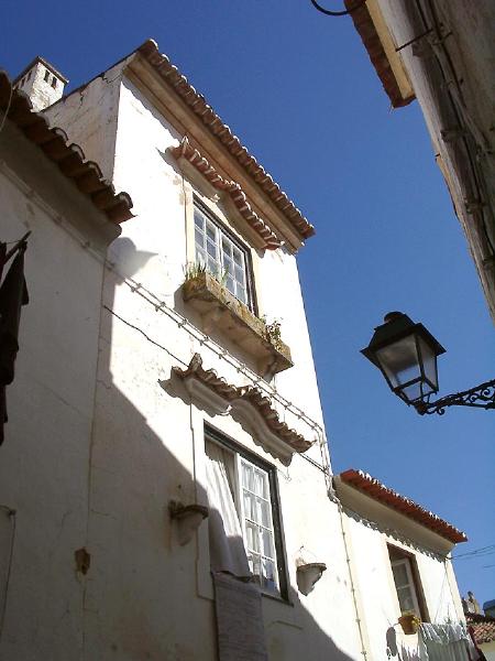 Casa na Rua da Boga (condes de Abrantes), 10 e 12