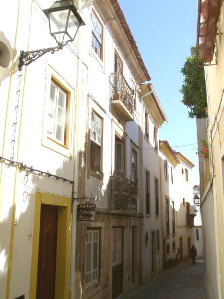 Casa na Rua dos Oleiros (do Brasil), 24