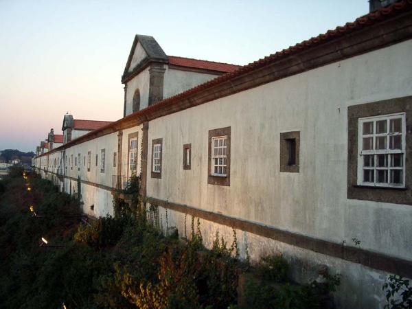 Sala do Capítulo, refeitório, cozinha, torre e capela do Mosteiro da Serra do Pilar