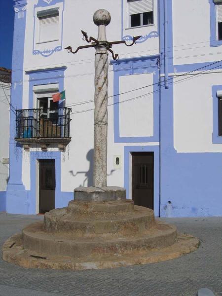 Pelourinho de Arraiolos
